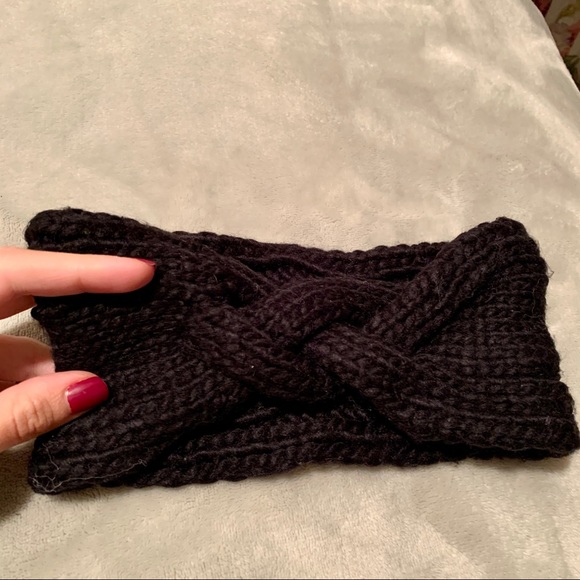 Small black winter headband⛄️ - Picture 2 of 4